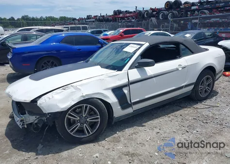 2012 Ford Mustang V6 Premium z USA, uszkodzony, nr VIN 1ZVBP8EM6C5235229